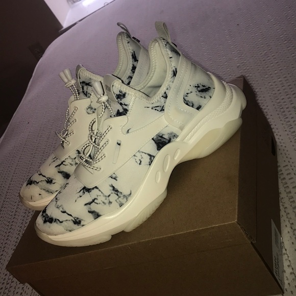 Steve Madden Shoes - Picture 1 of 1